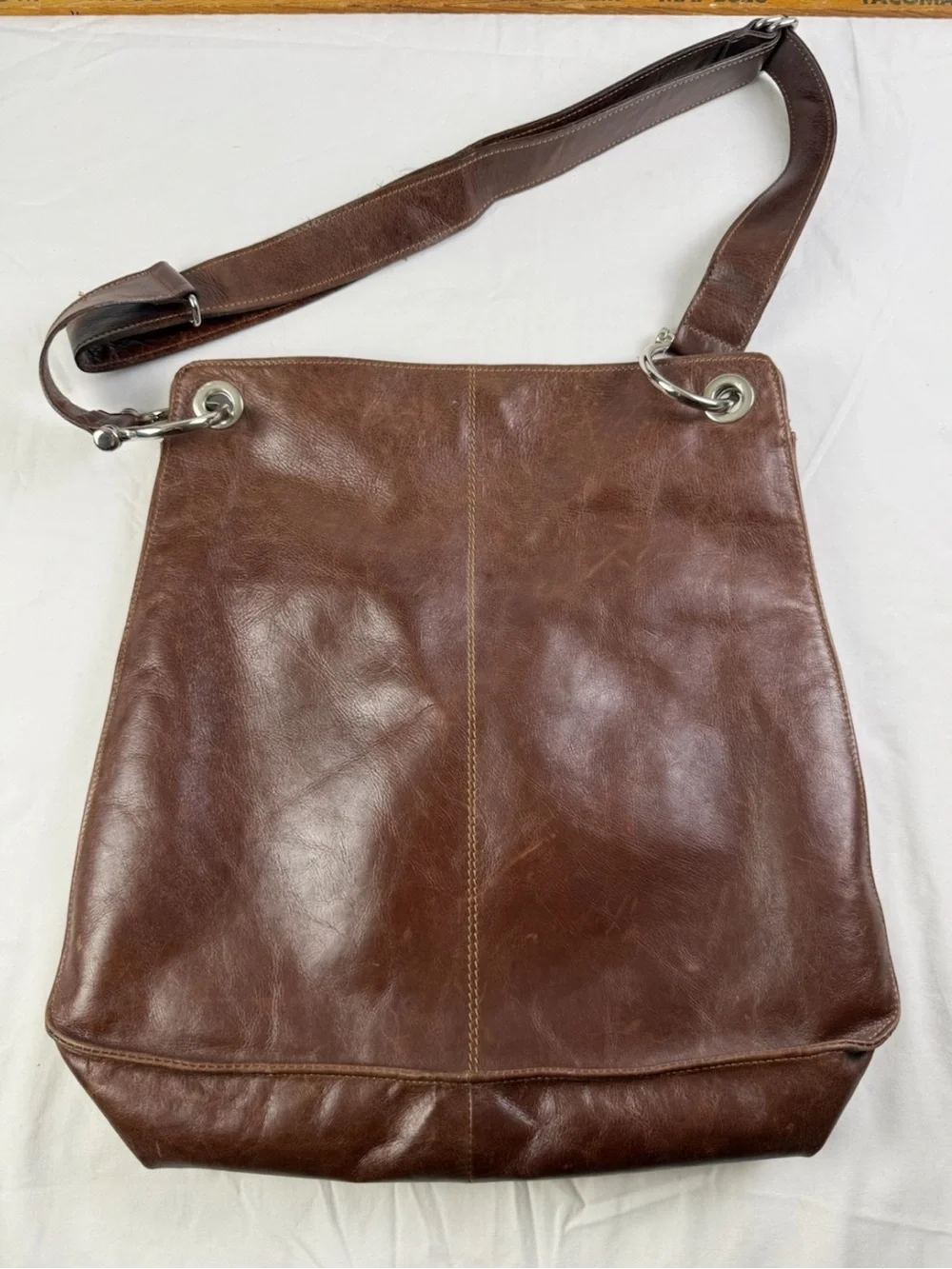 CRIZ Swiss Messenger Unisex Crossbody Bag Handmade Minimalist Quiet Luxury EUC